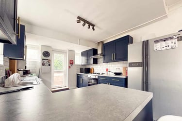 6 bed house, Cathays, Cardiff, CF244LL - Image 1