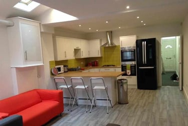 6 bed house, Tiverton Road, Selly Park, Birmingham, B296BY - Image 1