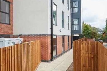 1 bed flat, Frederick Road, Selly Oak, Birmingham, B296PB - Image 1
