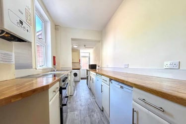 8 bed house, Velwell Road, St Sidwells, Exeter, EX44LE - Image 5