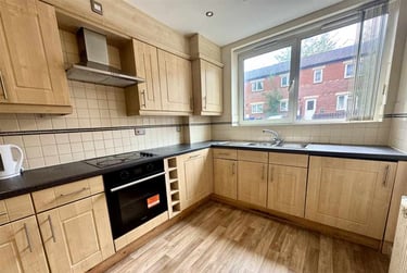 6 bed house, Broom Street, Broomhall, Sheffield, S102DA - Image 1