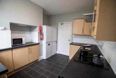 6 bed house, Hoole Road, St Vincents Quarter, Sheffield, S105BH - Image 4