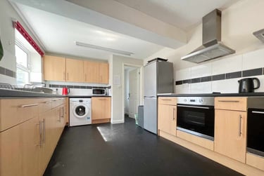 6 bed house, Cathays, Cardiff, CF244DW - Image 5