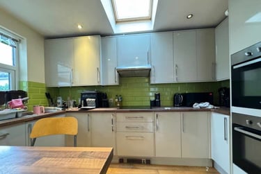 6 bed house, Cathays, Cardiff, CF244AW - Image 2