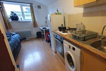 1 bed studio, 3, 16, Cathays, Cardiff, CF244DY - Image 1