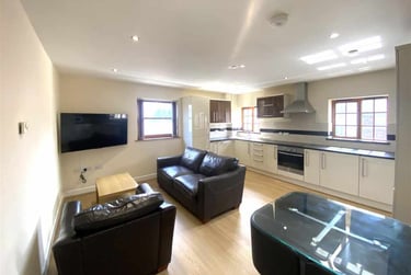 4 bed flat, 92 Arundel Street, Devonshire Green, Sheffield, S14RE - Image 1