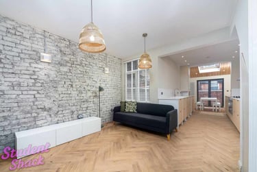 7 bed house, Haydn Avenue, Rusholme, Manchester, M144DE - Image 1