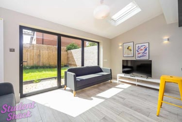 7 bed house, Ladybarn Lane Fallowfield Manchester, Fallowfield, Manchester, M146WP - Image 1