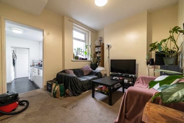 4 bed house, Cathays, Cardiff, CF244EY - Image 1