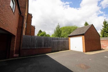 4 bed house, Ten Acre Mews, Stirchley, Birmingham, B302BF - Image 2