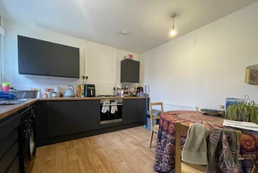 2 bed flat, Llanishen, Cardiff, CF145EA - Image 2