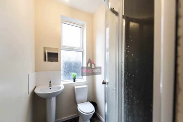 1 bed house, Salford, Ellesmere Park, M300DX - Image 8