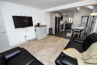 6 bed house, Hubert Road, Selly Park, Birmingham, B296EP - Image 1