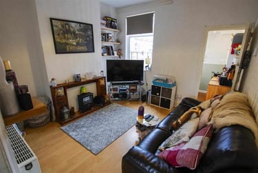 2 bed house, Westminster Road, Selly Park, Birmingham, B297RS - Image 2