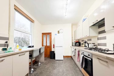 5 bed house, Cathays, Cardiff, CF244JE - Image 2