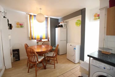 4 bed house, Cathays, Plasnewydd, Cardiff, CF244DH - Image 3