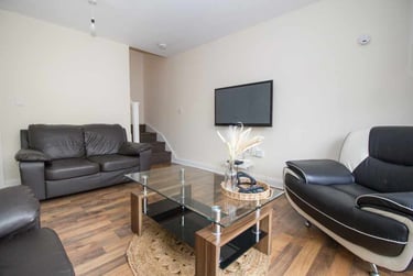 4 bed house, Blue Fox Close, City Centre, Leicester, LE30EE - Image 1