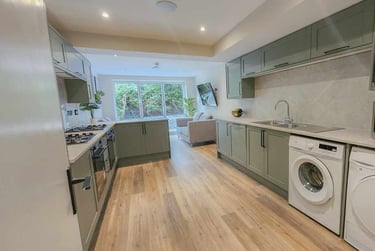 7 bed house, Hanover Street, Mount Pleasant, Swansea, SA16BQ - Image 5