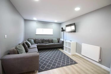 8 bed house, Cathays, Cardiff, CF244DE - Image 2