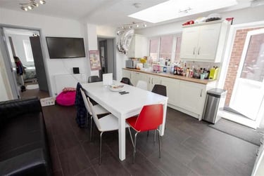 7 bed house, Coronation Road, Selly Park, Birmingham, B297DE - Image 1