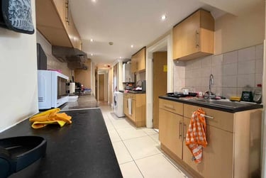 7 bed house, Cathays, Cardiff, CF244ER - Image 2