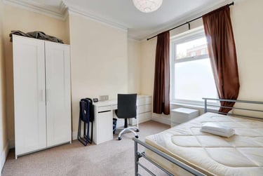 5 bed house, Longbrook Street, St Sidwells, Exeter, EX46AW - Image 8