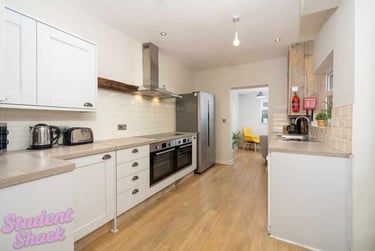 7 bed house, Ruskin Ave Manchester, Rusholme, Manchester, M144DP - Image 1