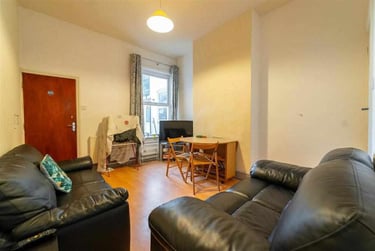 4 bed house, Exeter Road, Selly Park, Birmingham, B296EX - Image 2