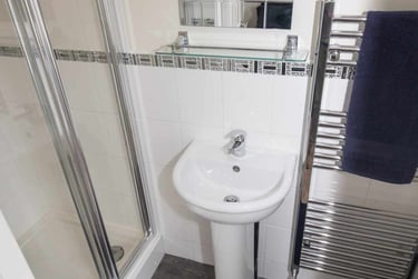4 bed house, Blue Fox Close, City Centre, Leicester, LE30EE - Image 4