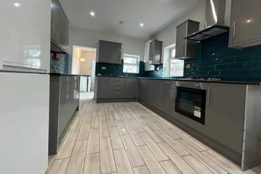 5 bed house, Cathays, Cardiff, CF244AW - Image 2