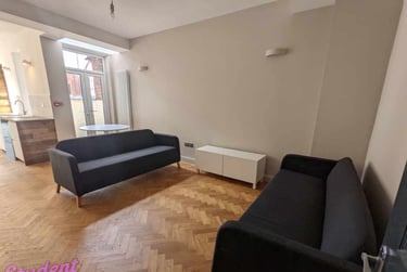 7 bed house, Carill Drive, Fallowfield, Manchester, M146WR - Image 1