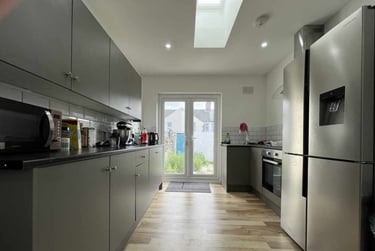 6 bed house, Cathays, Cardiff, CF244QZ - Image 2