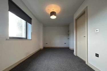 2 bed flat, Cardiff Bay, Splott, Cardiff, CF104JD - Image 6