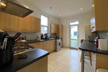 4 bed house, Heath, Gabalfa, Cardiff, CF143LD - Image 2