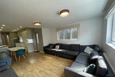 8 bed house, Cathays, Cardiff, CF244BJ - Image 2
