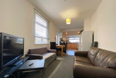 5 bed house, Cathays, Cardiff, CF244LN - Image 1