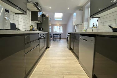 6 bed house, Cathays, Plasnewydd, Cardiff, CF244DH - Image 1