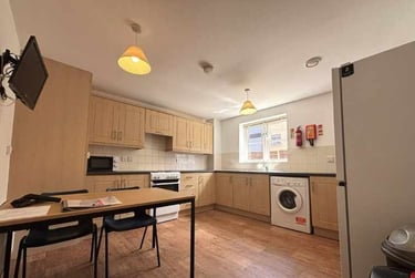 3 bed house, 4 Swift Court, City Centre, Norwich, NR33AU - Image 2