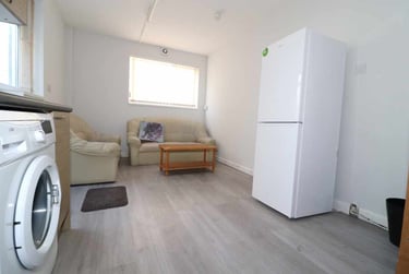 4 bed house, Cathays, Cardiff, CF244QQ - Image 2