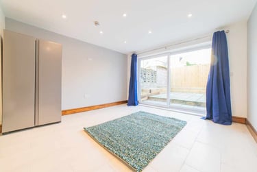 6 bed house, Cathays, Cardiff, CF244NU - Image 3