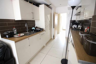 7 bed house, Cathays, Cardiff, CF244HQ - Image 2