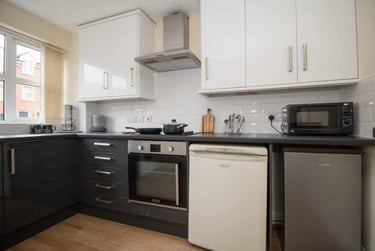 4 bed house, Blue Fox Close, City Centre, Leicester, LE30EE - Image 5
