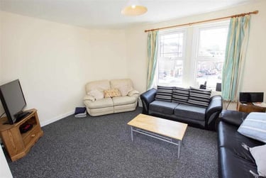5 bed house, Raddlebarn Road, Selly Park, Birmingham, B296HQ - Image 1