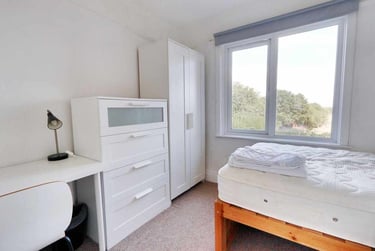 6 bed house, Tresillian Gardens, Mount Pleasant, Exeter, EX47AJ - Image 12