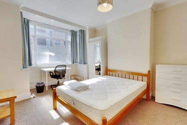 5 bed house, Bonhay Road, St David's, Exeter, EX44BL - Image 5
