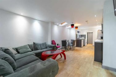 6 bed house, Hubert Road, Selly Park, Birmingham, B296EP - Image 2