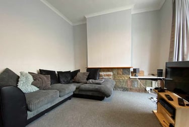 4 bed house, Cathays, Cardiff, CF244JD - Image 1