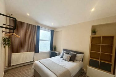 4 bed house, Brynmill Terrace, Brynmill, Swansea, SA20BA - Image 2