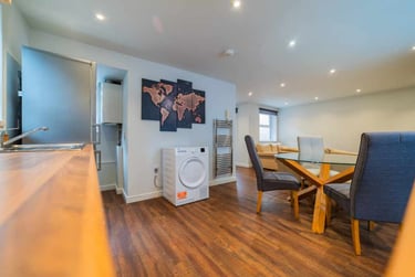 3 bed flat, Heath, Maindy, Cardiff, CF143PS - Image 3