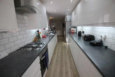 6 bed house, Cathays, Cardiff, CF244JP - Image 3